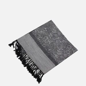 NWT Pashmina & Silk gray and Black woven Scarf with Black Fringe